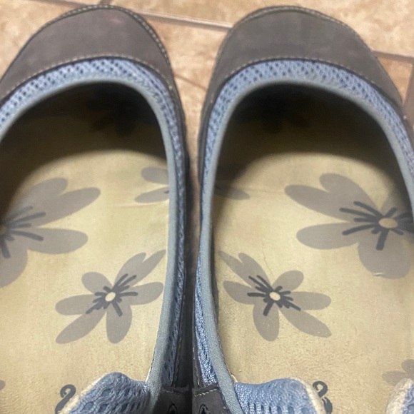 Ahnu Women's Leather Ballet Flats in Gray & Blue Size 9 - Picture 4 of 10